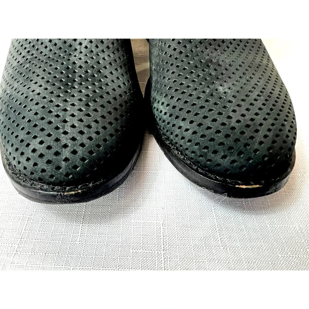Eileen Fisher Ankle Boot Perforated Black Suede Almond Toe 2.5